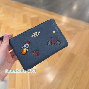 NWT Coach Corner Zip Wristlet CDF32 pebbled leather/Gold/Dark Denim